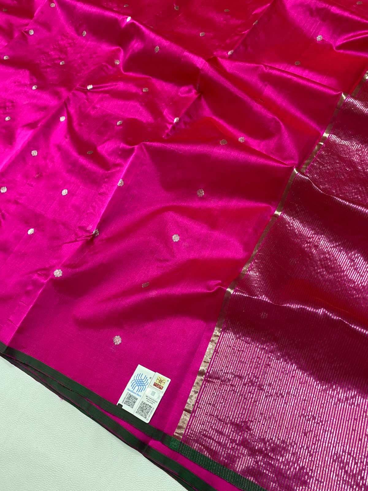 Chanderi Handloom Pattu Silk Saree – All-Over Butta & Zari Striped Pallu