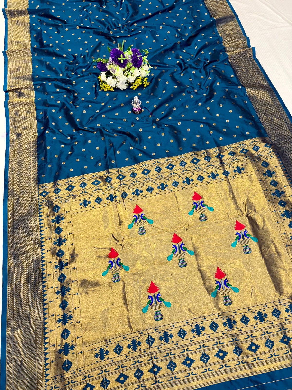 Royal Yeola Kalanjali Double Pallu Paithani Silk Saree