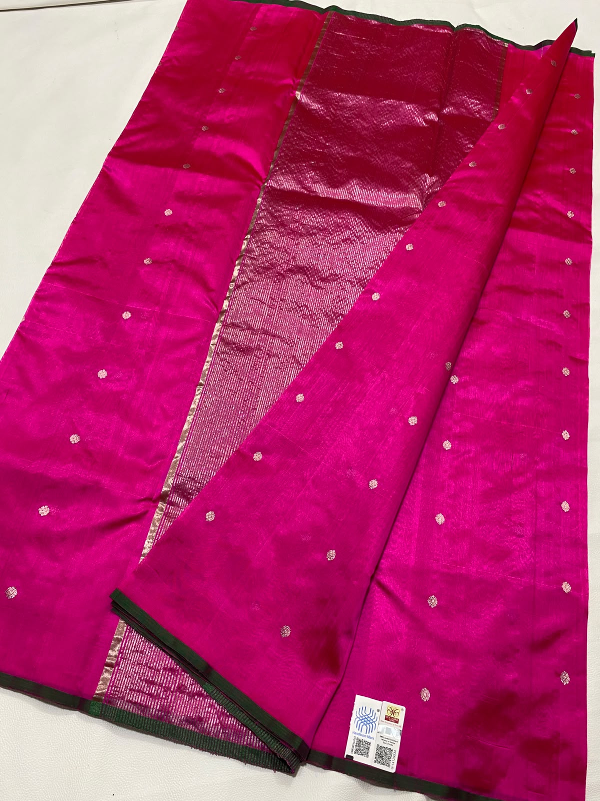 Chanderi Handloom Pattu Silk Saree – All-Over Butta & Zari Striped Pallu