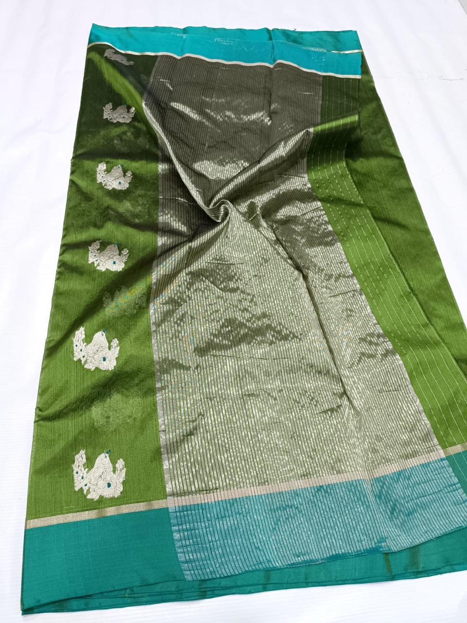Chanderi Handloom Pattu Silk Saree – Meenakari Butta, Resham Border & Zari Striped Pallu