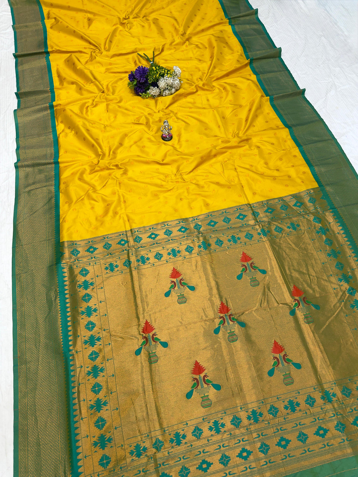 Royal Yeola Kalanjali Double Pallu Paithani Silk Saree