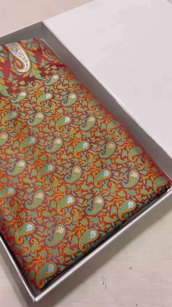 Beautiful Banarasi Handloom Mashru Silk Tunchhui Jamawar Woven Premium Quality Saree with Intricate Paisley Weaving, Rich Banarasi Border, Grand Designer Pallu and Running Blouse Piece 